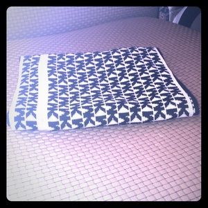 MK scarf